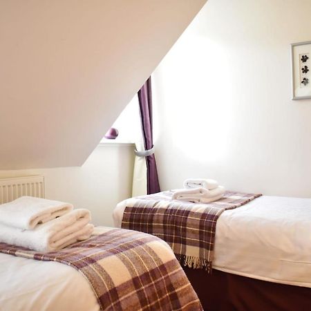 The Ross 2 Bedroom Apartment In Historic Abbey Форт Аугустус Екстериор снимка